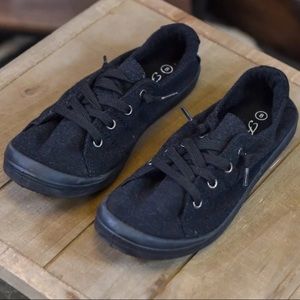 Black canvas sneakers *BRAND NEW*